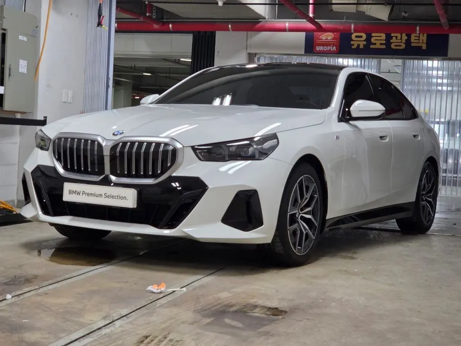 BMW 5-Series — фото 1