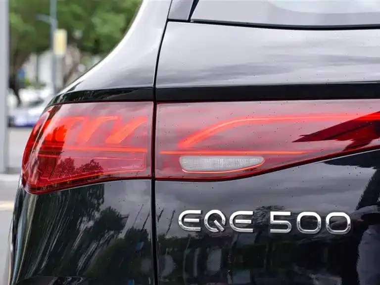 Mercedes-Benz EQE SUV — фото 9