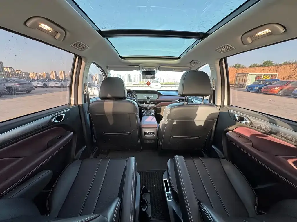 GAC Motor Trumpchi M6 — фото 3