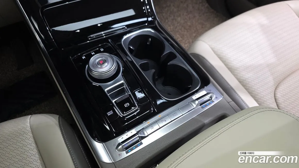 Kia Carnival — фото 10