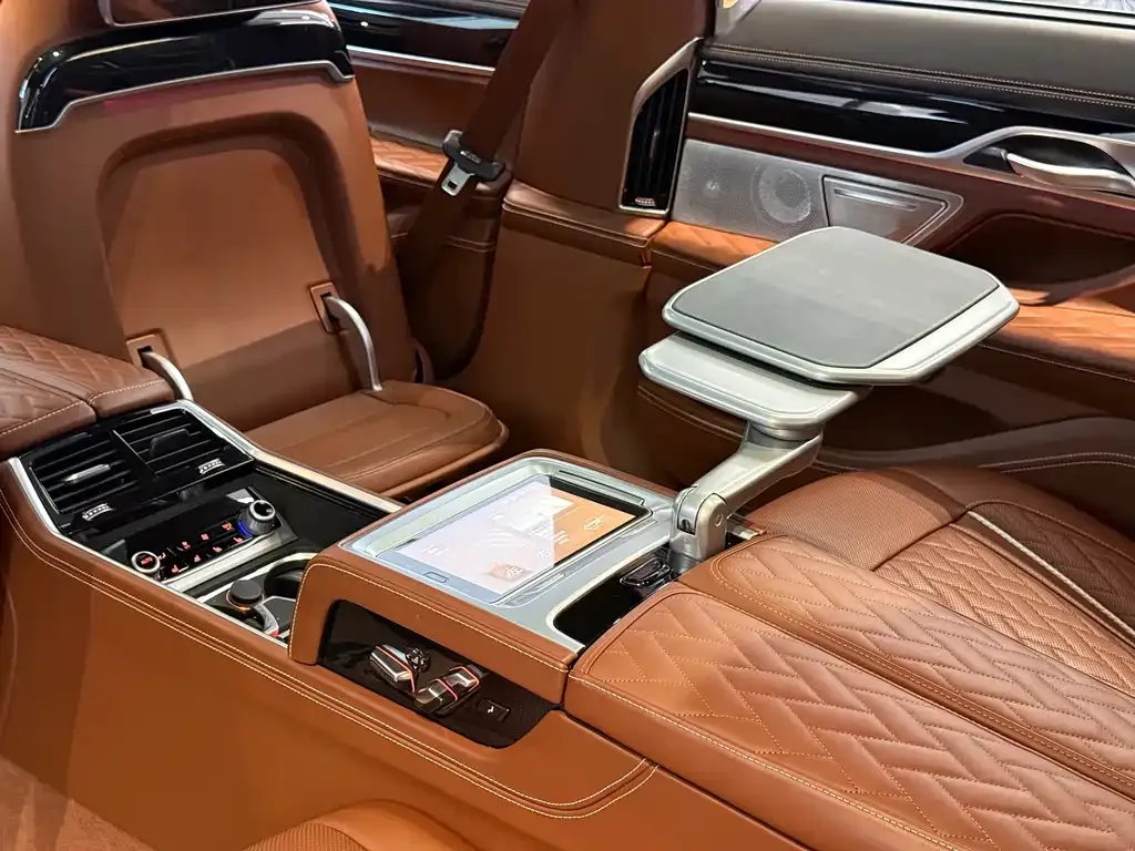 BMW 7 Series — фото 4