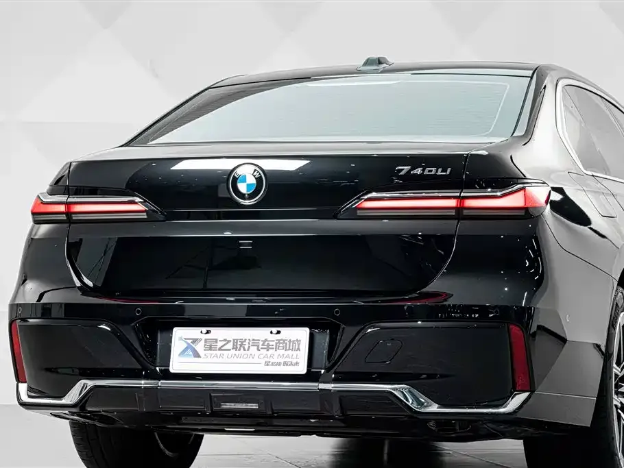 BMW 7 Series — фото 10