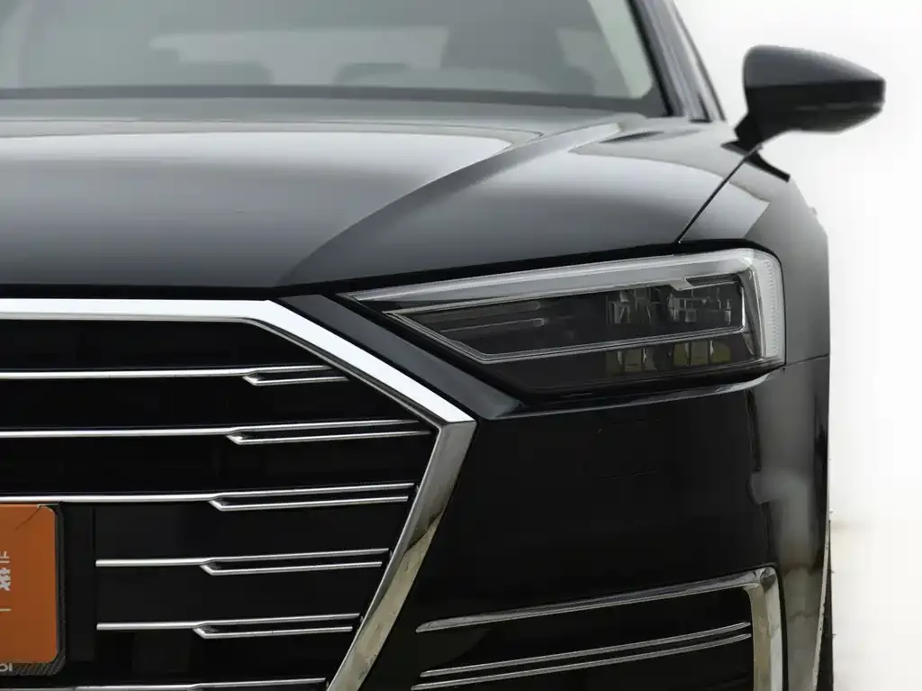 Audi A8 — фото 6
