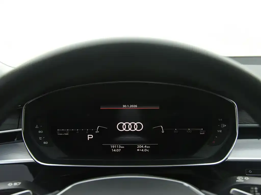 Audi A8 — фото 3