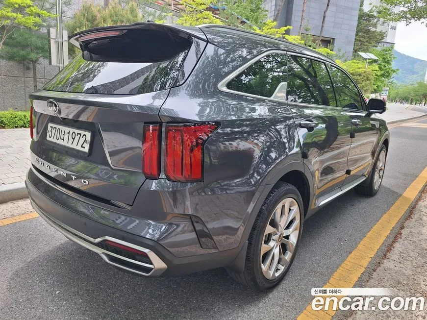 Kia Sorento — фото 8
