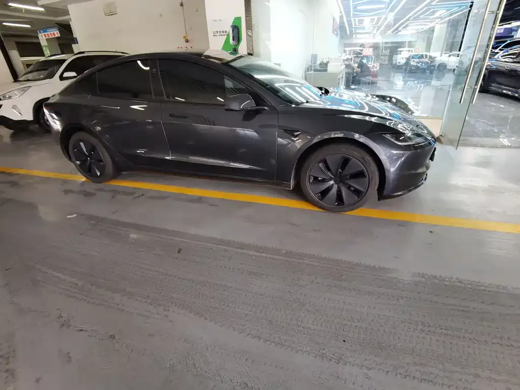 Tesla Model 3 — фото 2