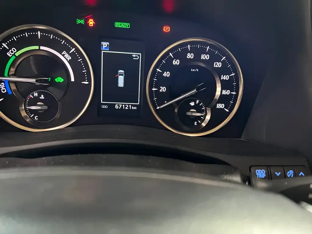 Toyota Alphard — фото 5