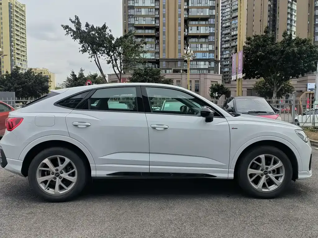 Audi Q3 Sportback — фото 3