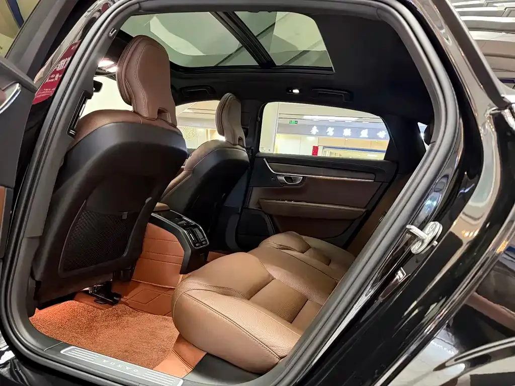 Volvo S90 — фото 9