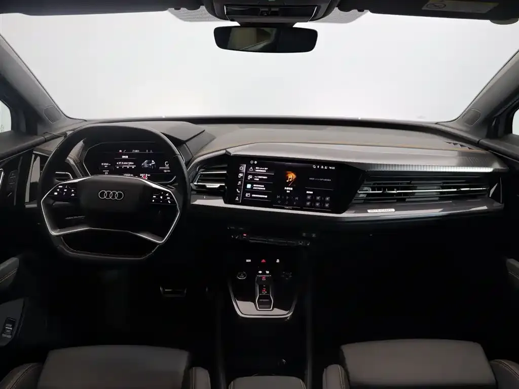 Audi Q4 e-tron — фото 4