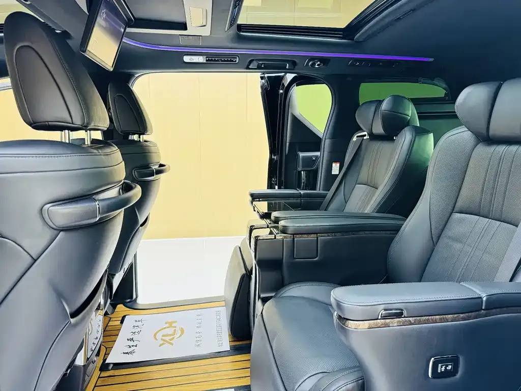Toyota Alphard — фото 8