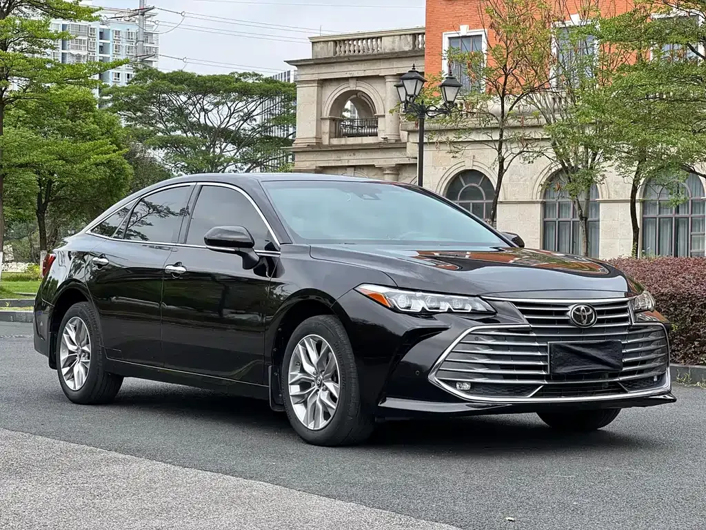 Toyota Avalon — фото 8