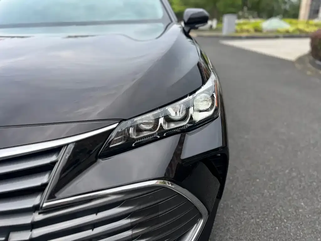 Toyota Avalon — фото 2