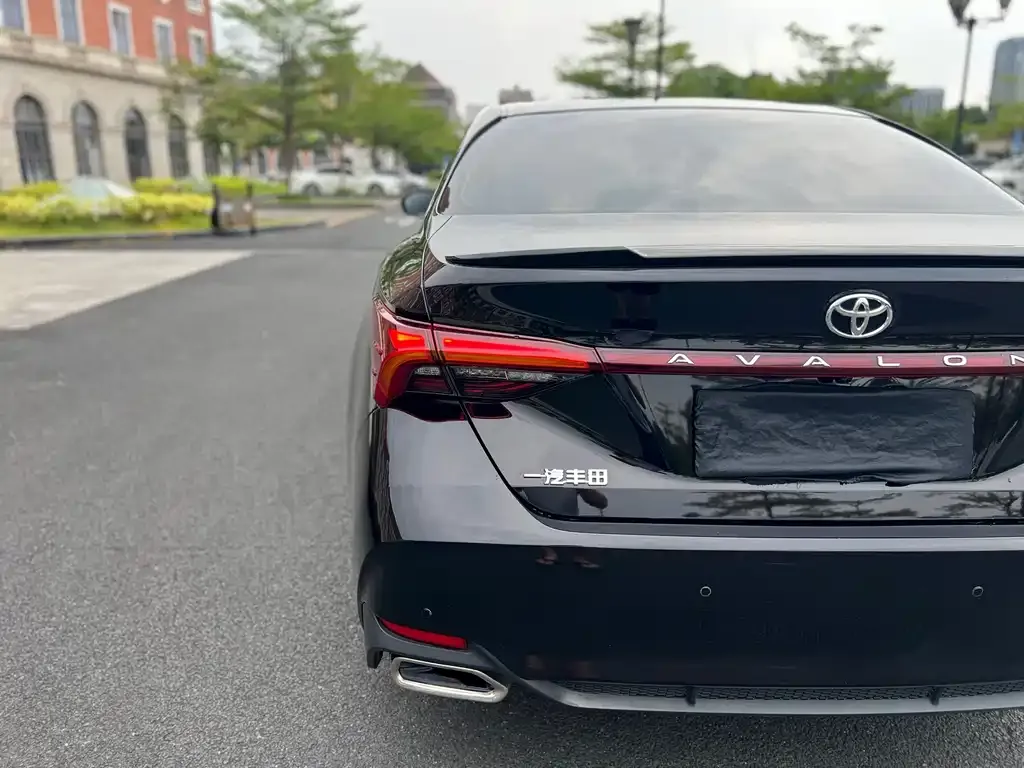 Toyota Avalon — фото 4