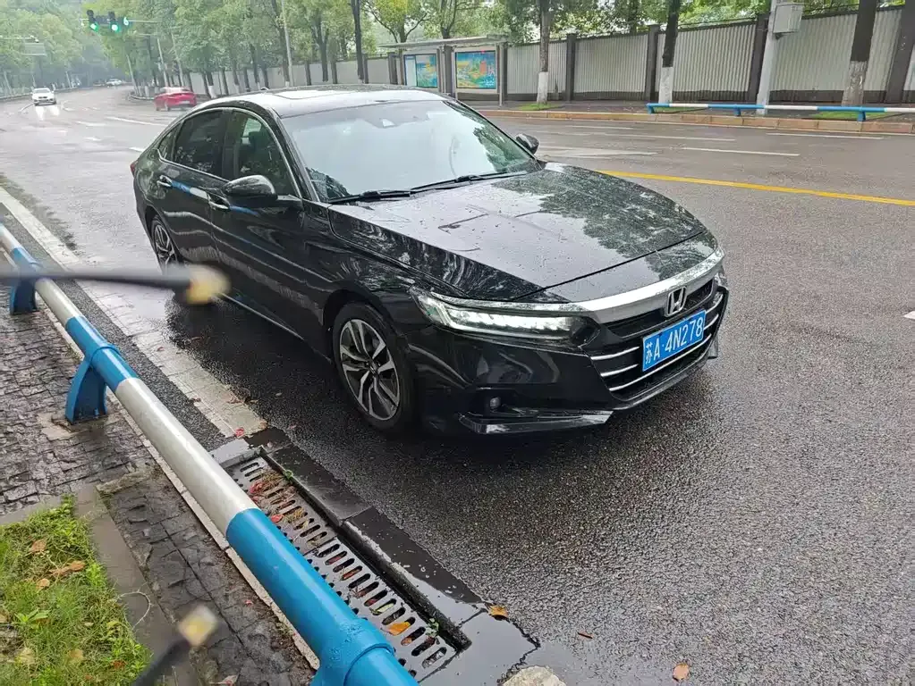 Honda Accord — фото 9