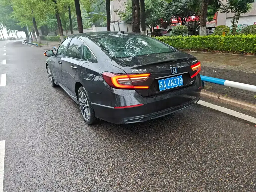 Honda Accord — фото 6