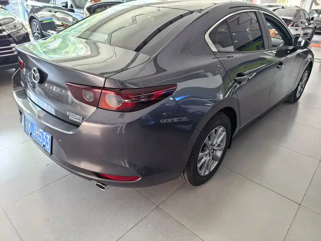 Mazda 3 Axela — фото 10