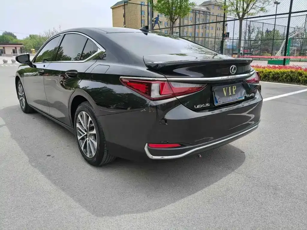 Lexus ES — фото 5