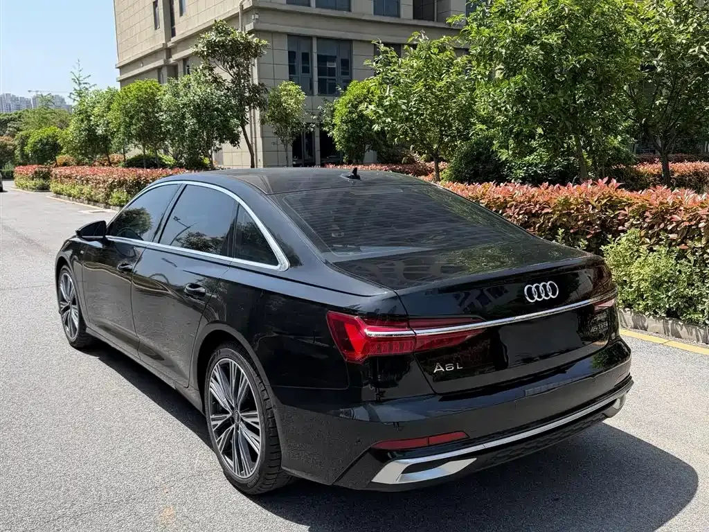 Audi A6L — фото 7