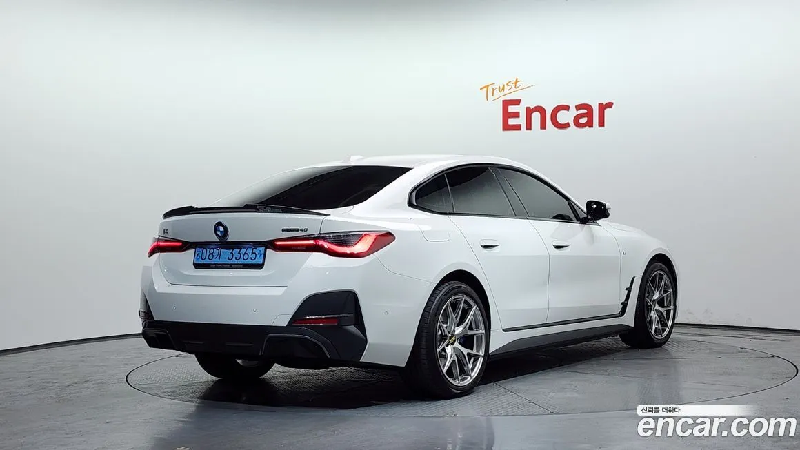 BMW i4 2023 из KR, фото 3
