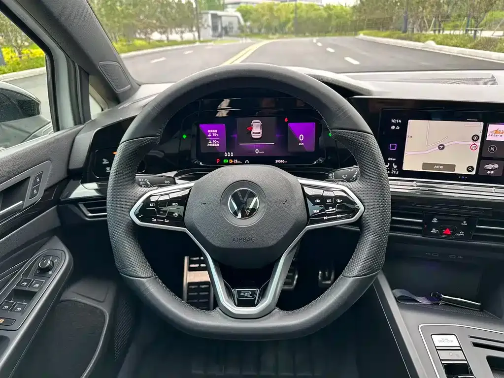 Volkswagen Golf 2022 из CN, фото 3