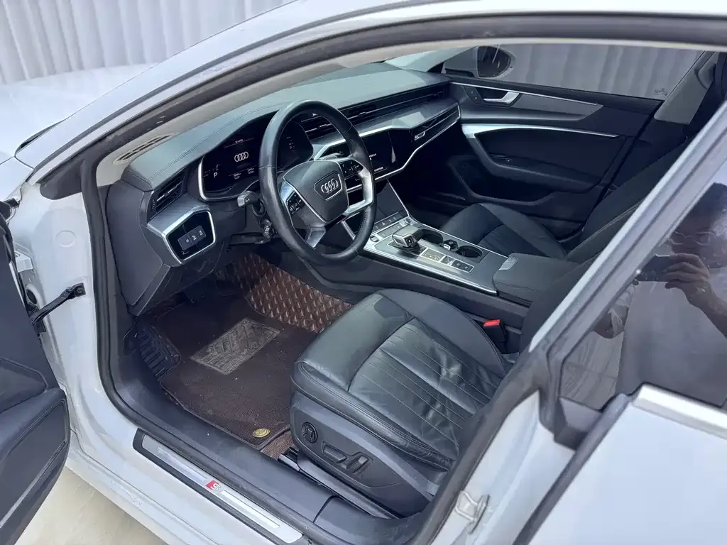 Audi A7 2021 из CN, фото 9