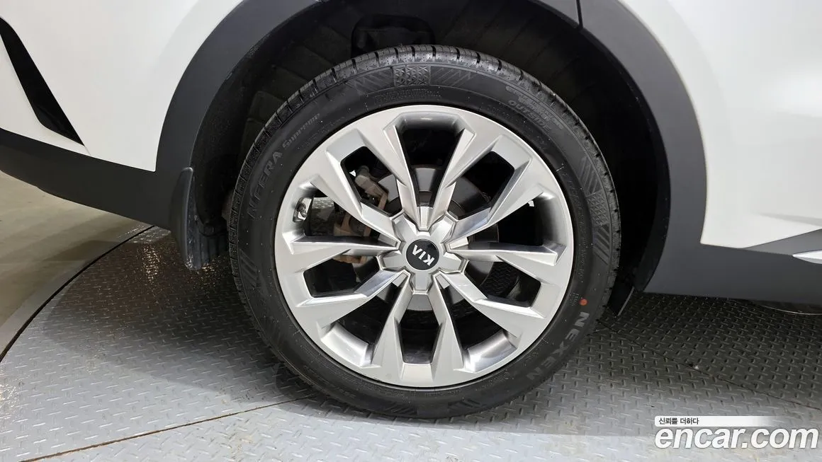 Kia Sorento — фото 9