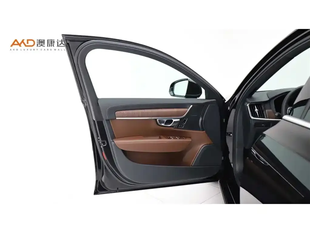 Volvo S90 2024 из CN, фото 6