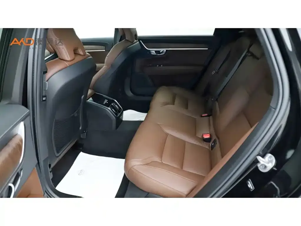 Volvo S90 2024 из CN, фото 2