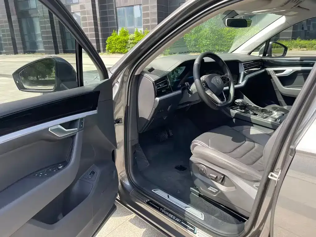 Volkswagen Touareg 2021 из CN, фото 4