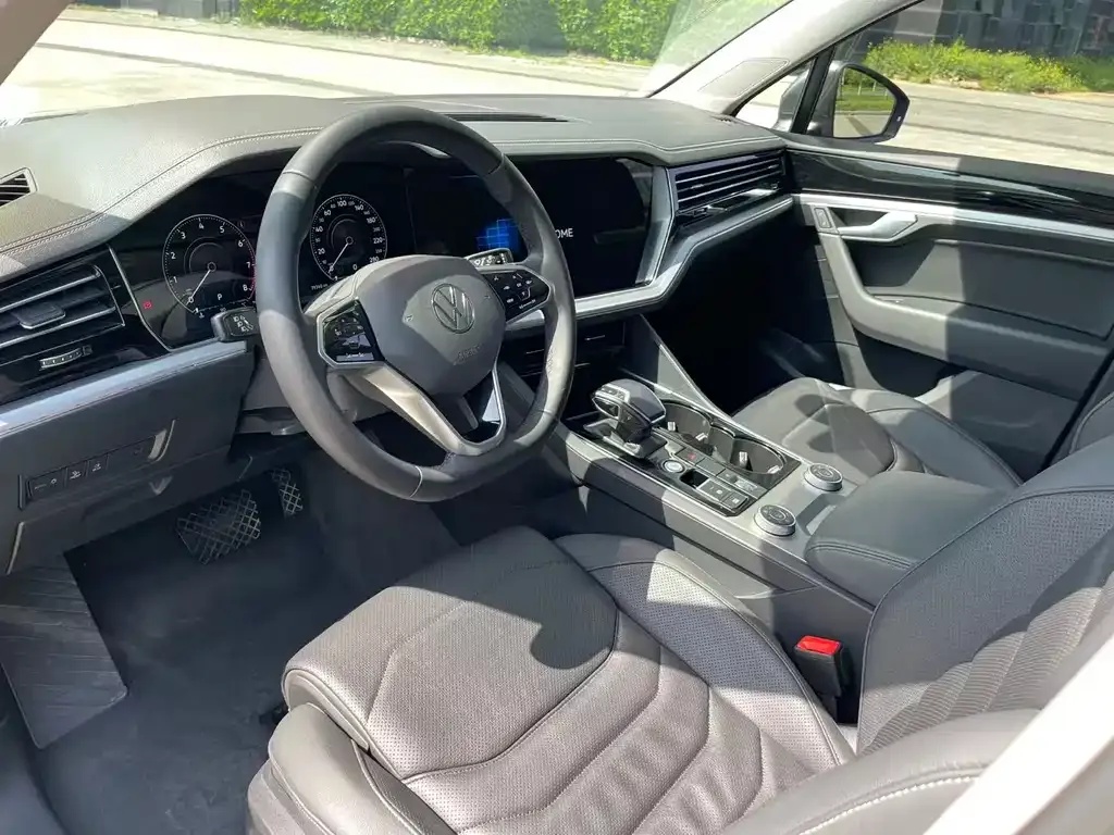 Volkswagen Touareg 2021 из CN, фото 8