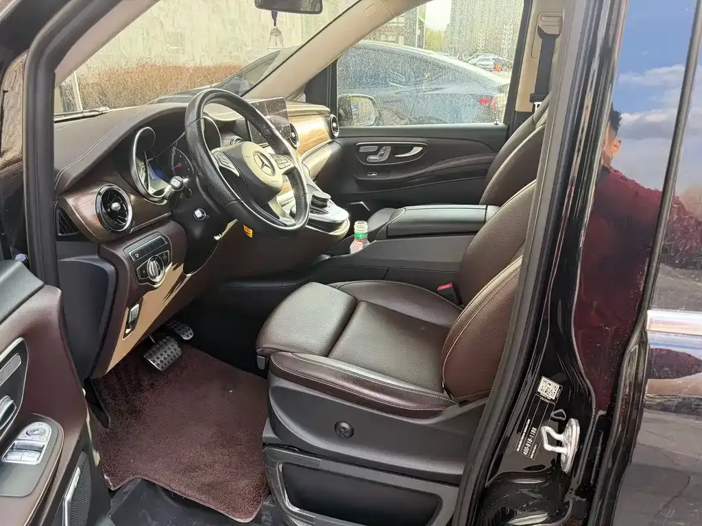 Mercedes-Benz V-Class 2024 из CN, фото 6
