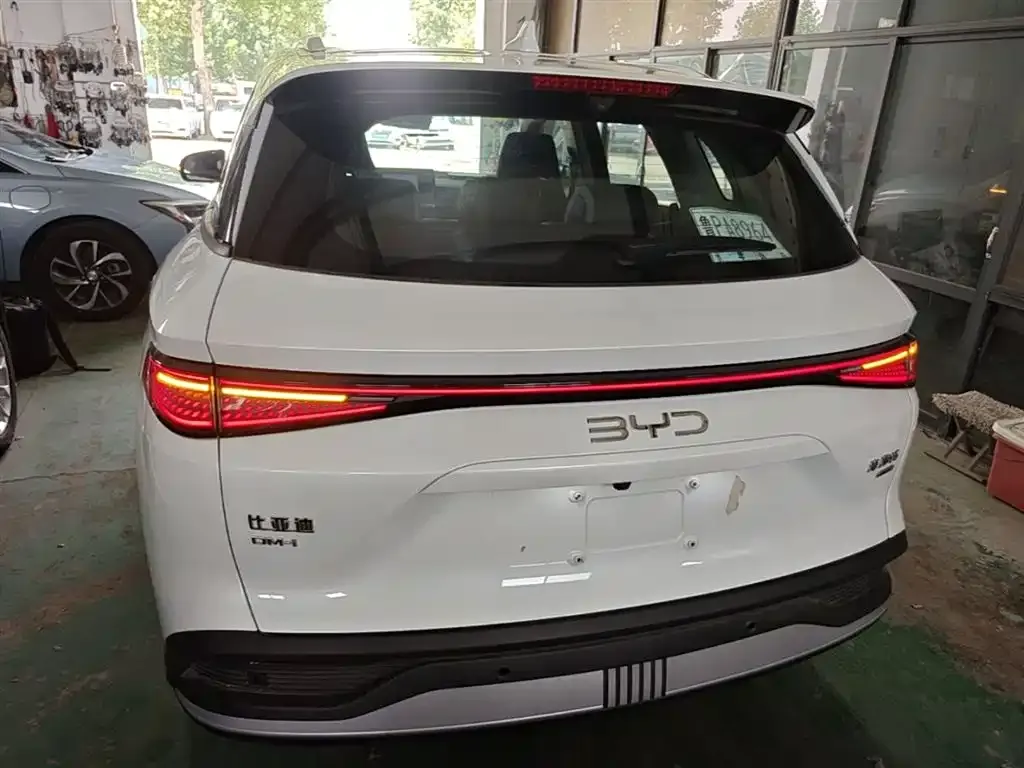BYD Seal 05 DM-i — фото 7