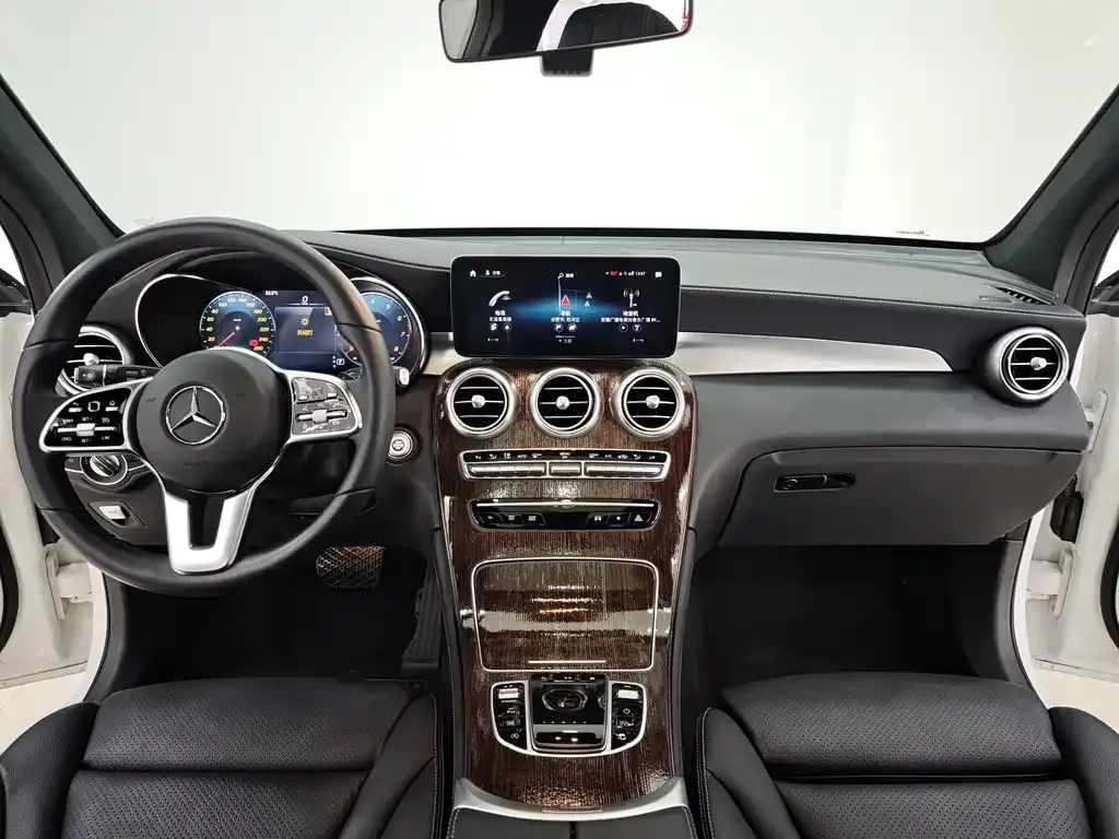 Mercedes-Benz GLC — фото 9