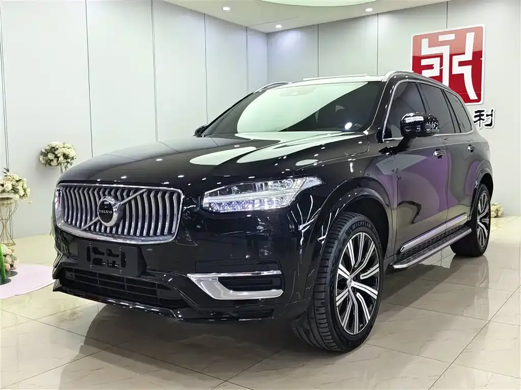Volvo XC90 — фото 1