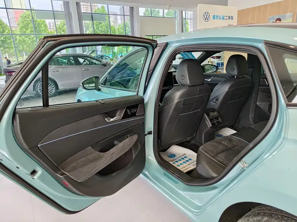 Volkswagen Passat — фото 8