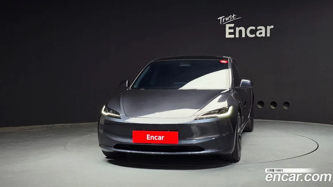 Tesla Model 3 — фото 4