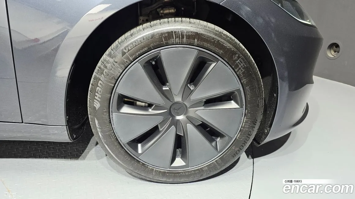 Tesla Model 3 — фото 10