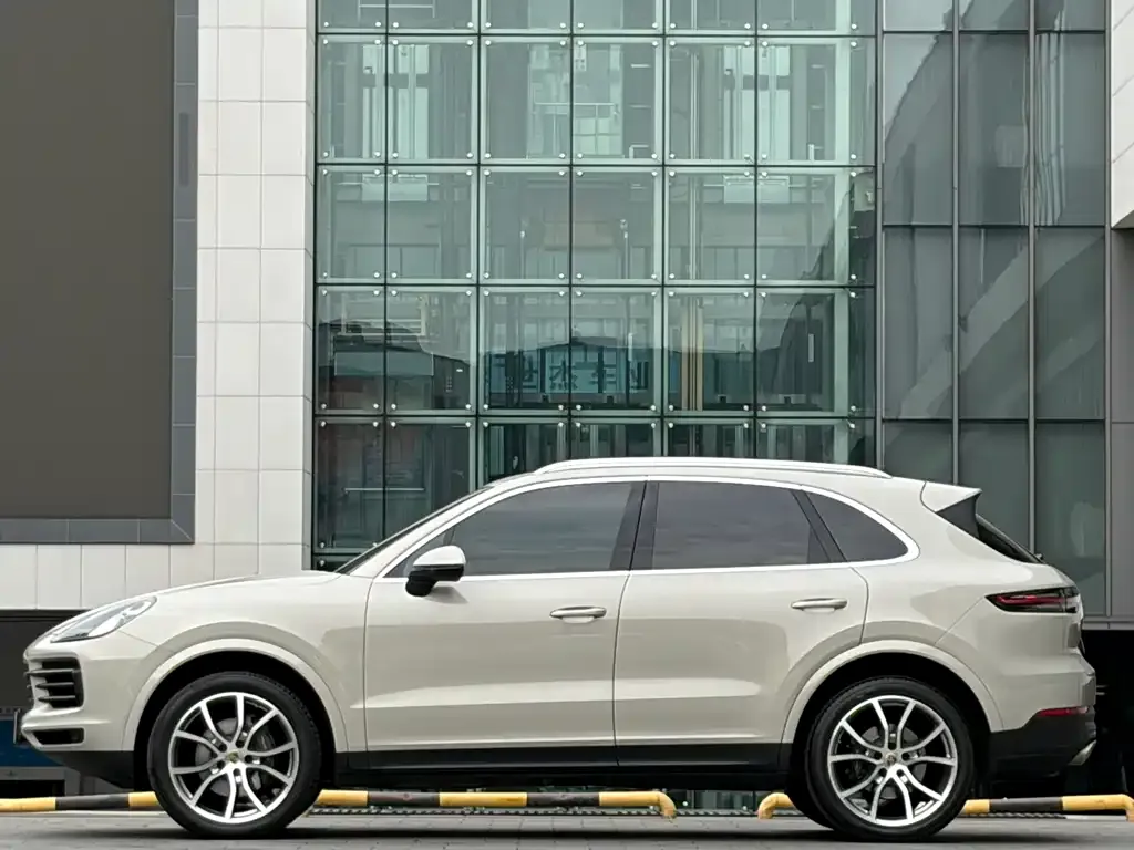 Porsche Cayenne — фото 7