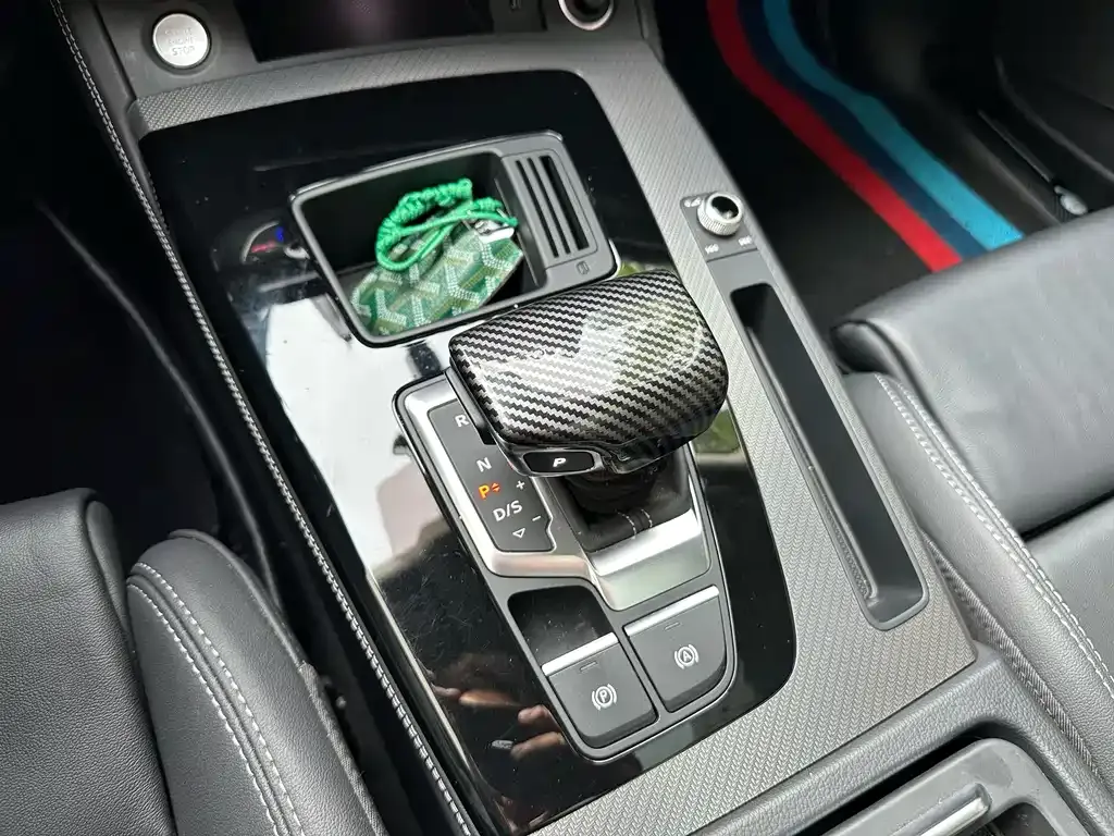 Audi Q5L — фото 7