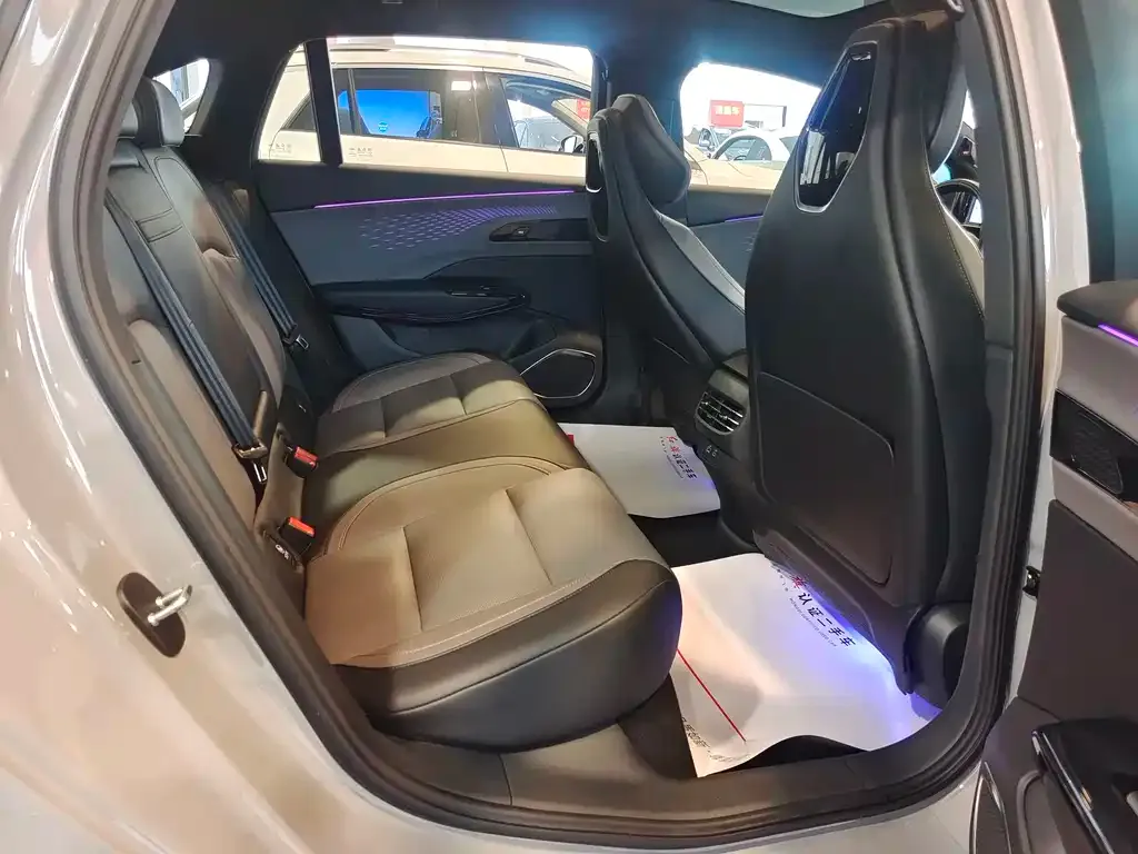 Hongqi EH7 2025 из CN, фото 8