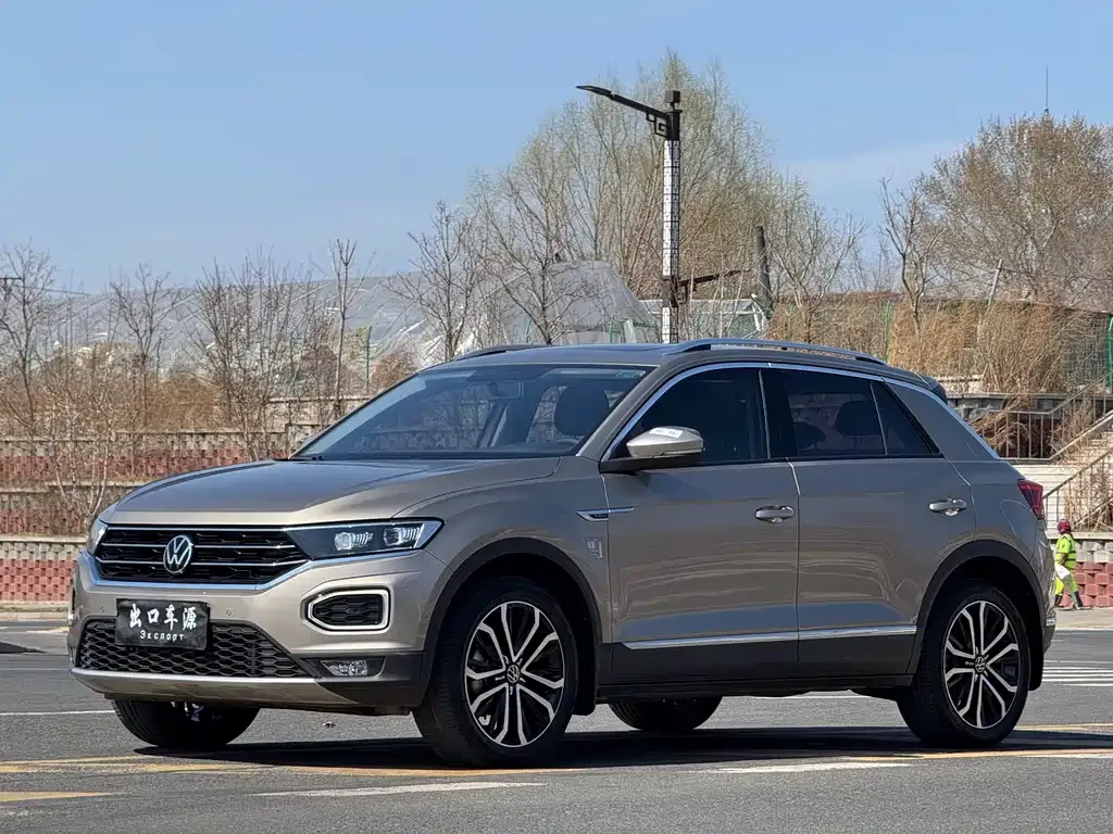 Volkswagen T-Roc — фото 9