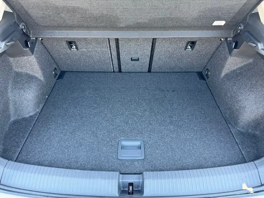 Volkswagen T-Roc — фото 10