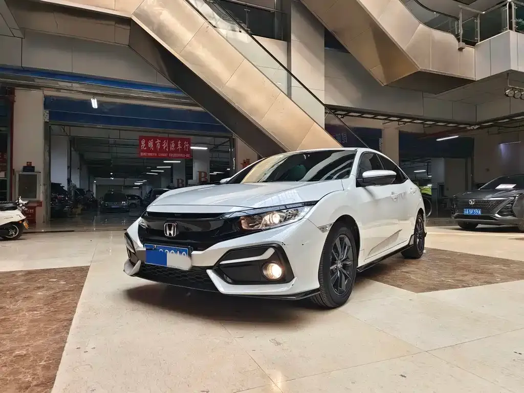 Honda Civic — фото 1