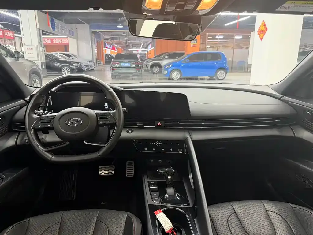 Hyundai Elantra — фото 9