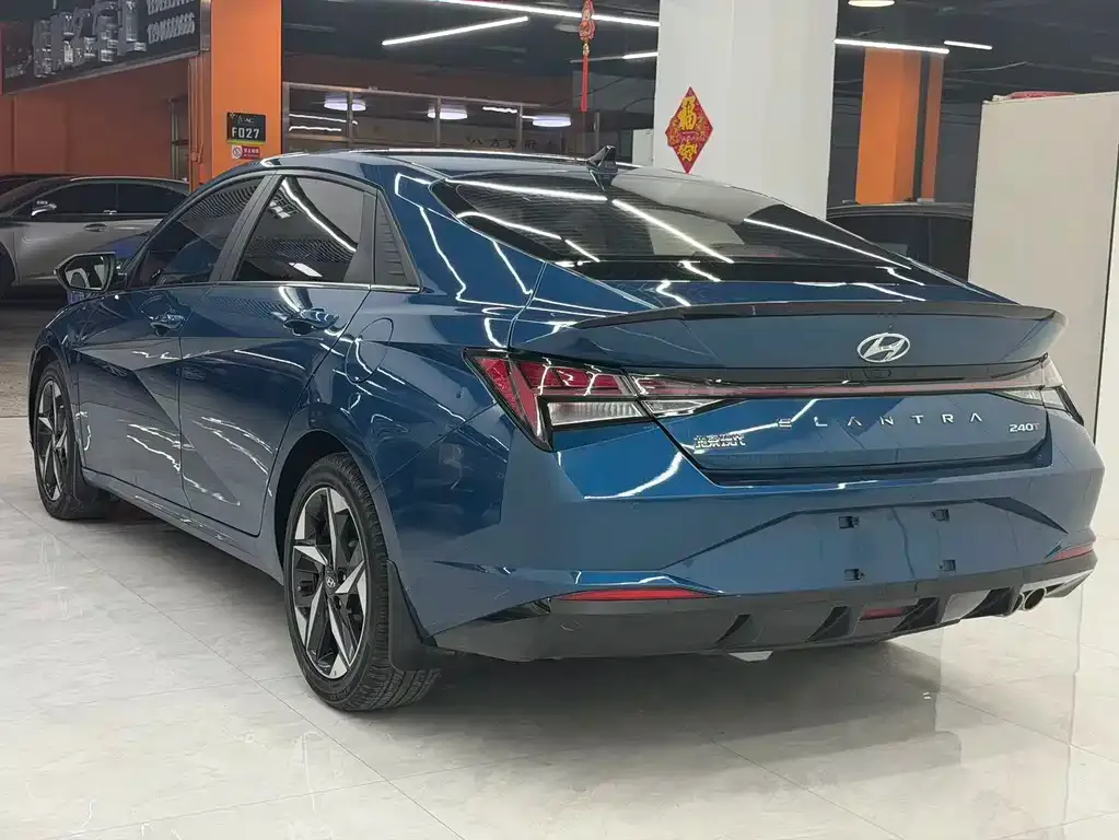 Hyundai Elantra — фото 2