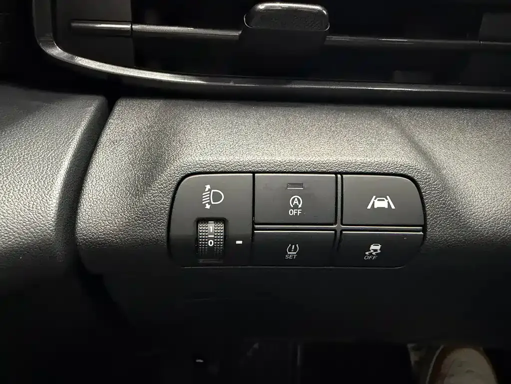 Hyundai Elantra — фото 10