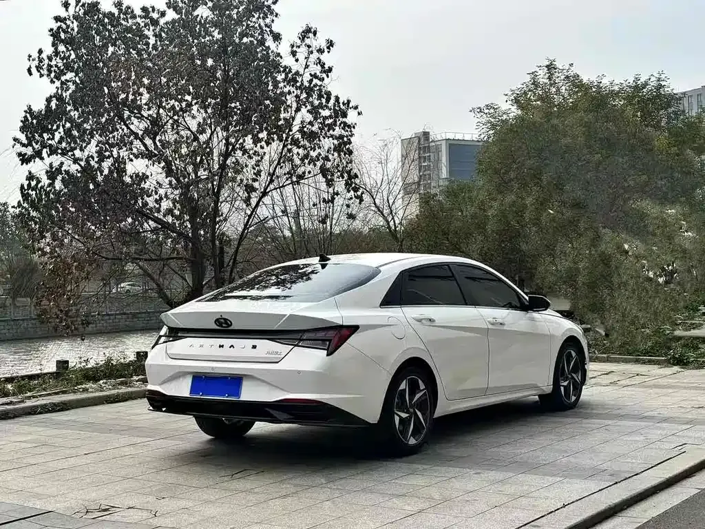 Hyundai Elantra 2022 из CN, фото 4