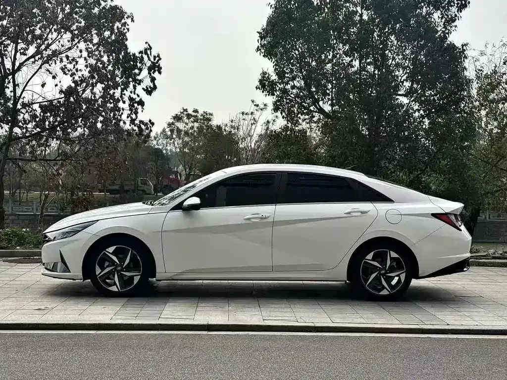 Hyundai Elantra 2022 из CN, фото 8
