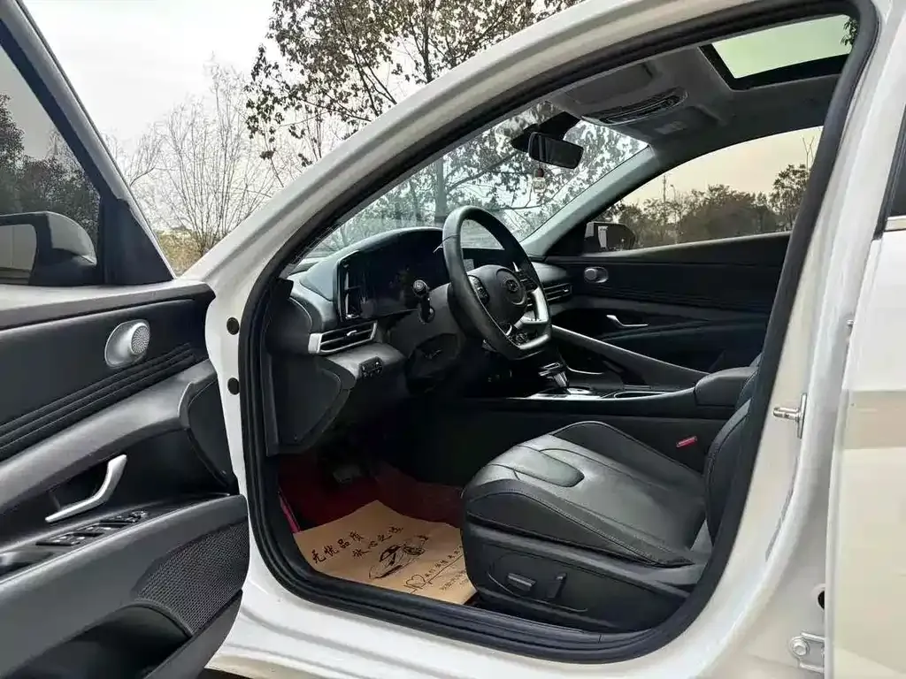 Hyundai Elantra 2022 из CN, фото 9